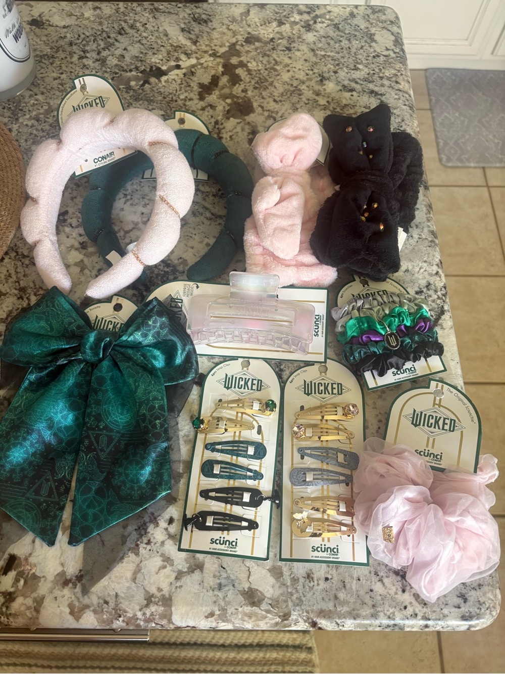 wicked Hair Accessory Set of 10 items lot– Pink, Black & Green